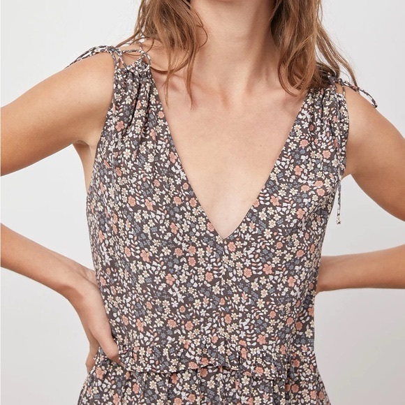 Rails Janelle Floral VNeck Tiered Mini Dress Womens Medium GrayMulti Relaxed Fit - Picture 2 of 14